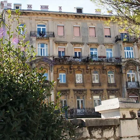 Apartamento Apartman Baronessa Agatha *